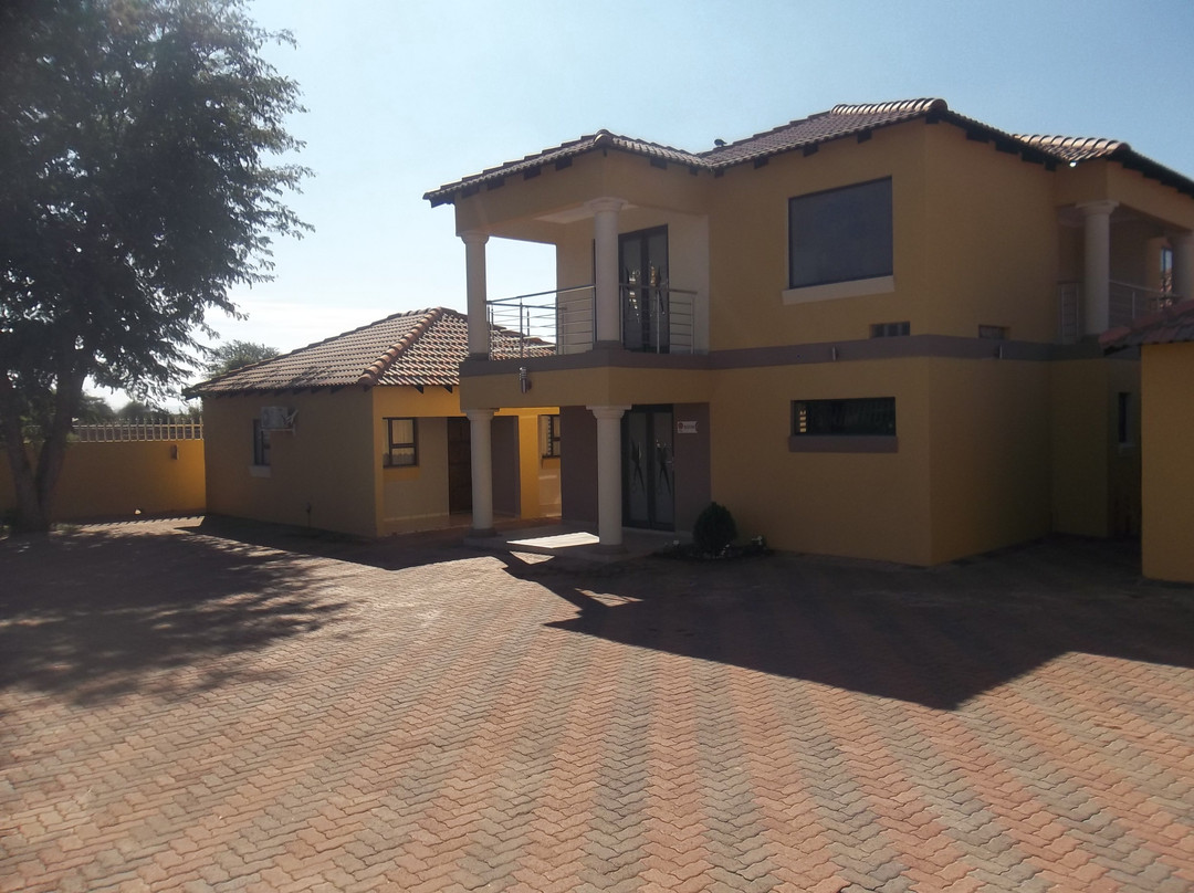 Hlulani Guest House
