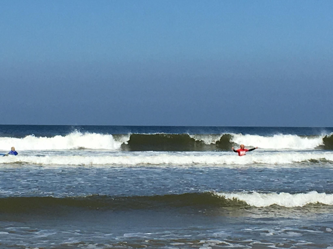 Barefoot Surf School景点图片