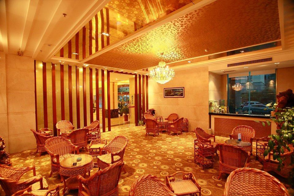 怒江大酒店主图