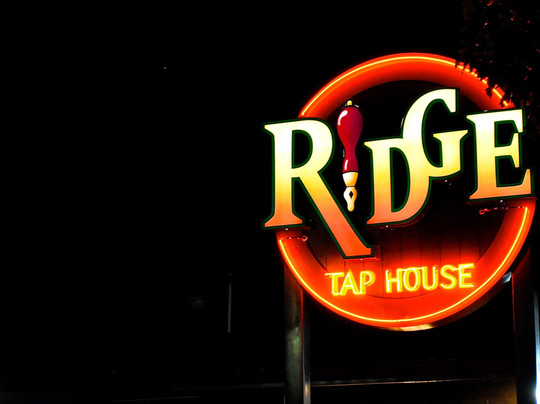 Faust餐馆和美食-The Ridge Tap House