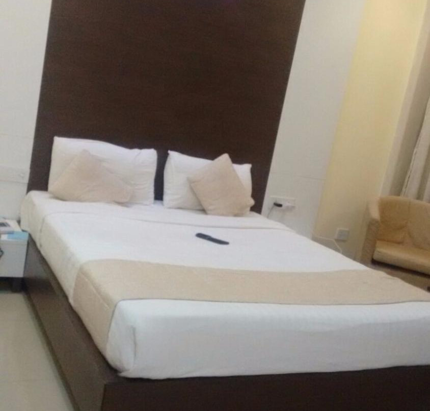 Falcons Nest Hotel主图