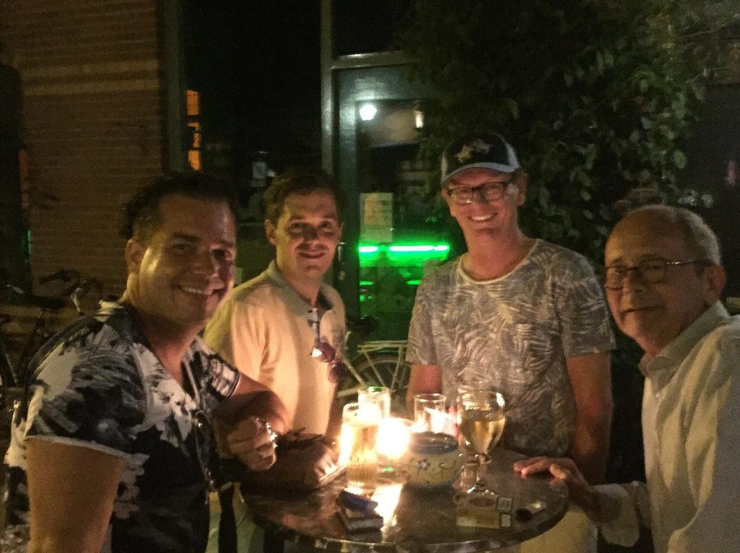 Bar Le Petit-布雷达必去景点