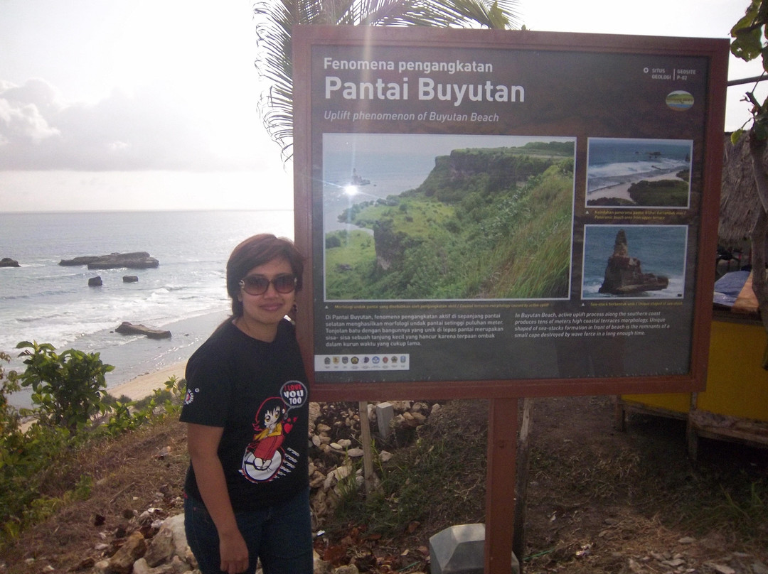 Buyutan Beach景点图片