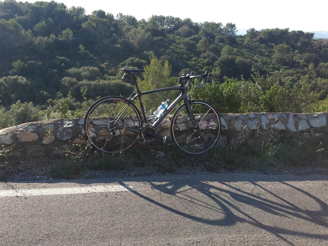 Village Velo-Saint-Quentin-la-Poterie必去景点