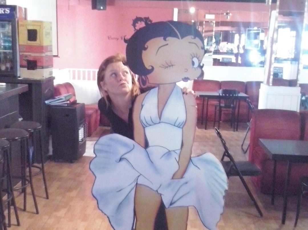 Betty's Music Bar-卡拉多尔必去景点