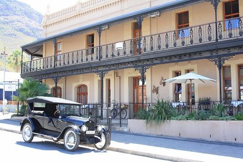 Feathers Inn Guest House主图