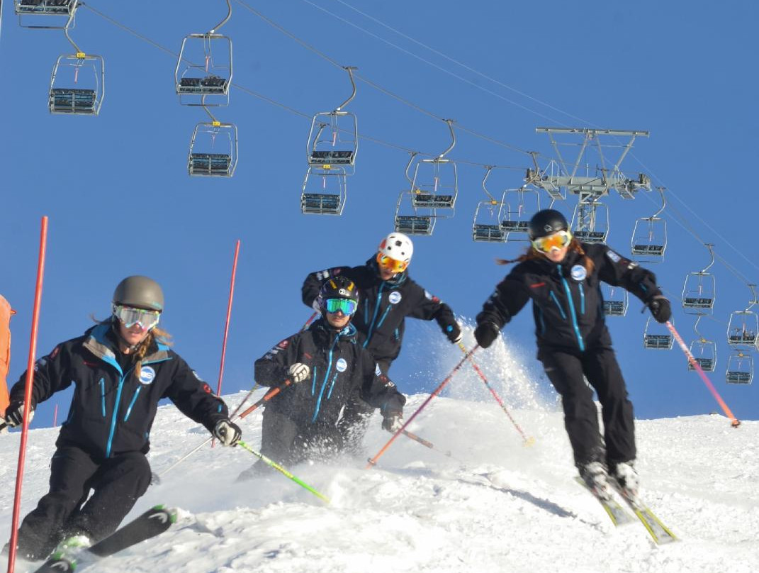 韦尔比耶滑雪学校 European Snowsport景点图片