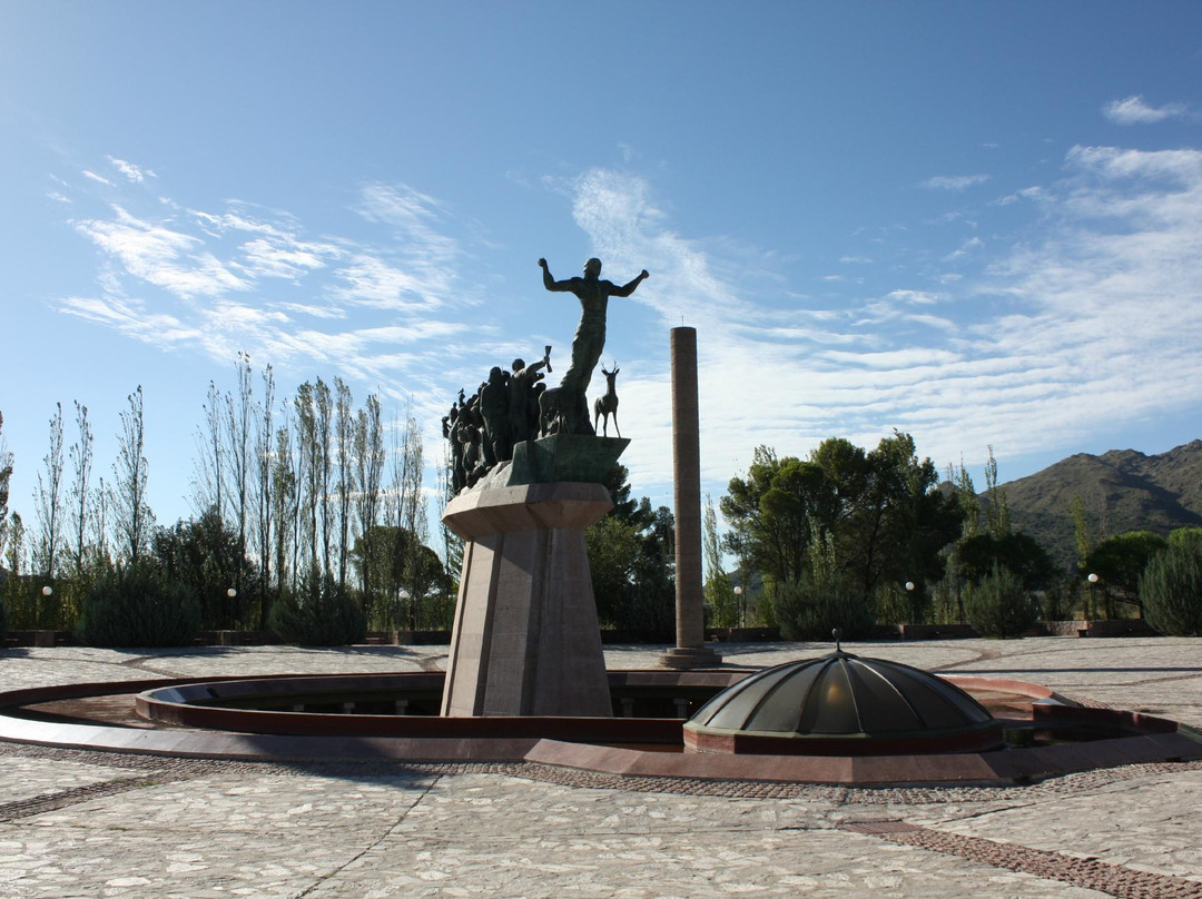 Pueblo Puntano Monument of Independence景点图片