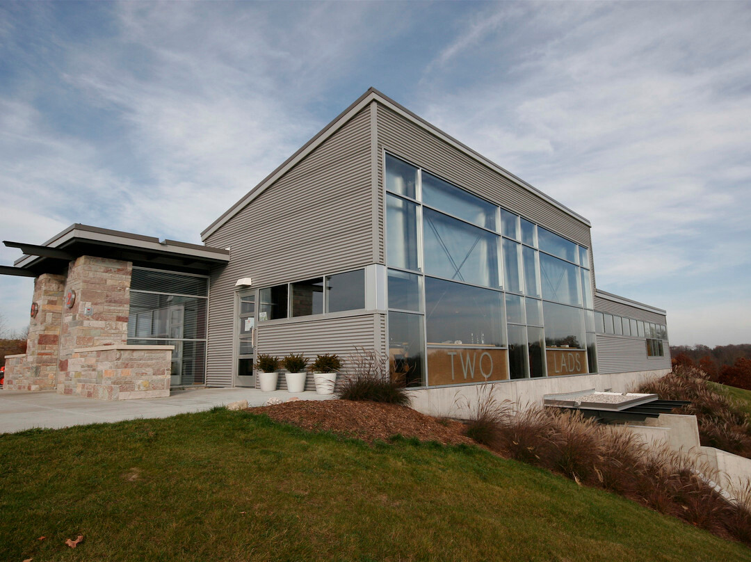 2 Lads Winery-特拉弗斯城必去景点