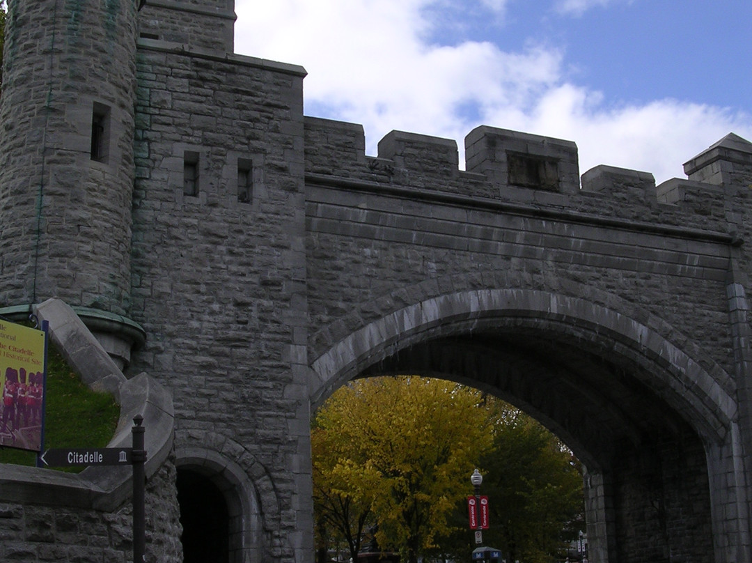 St. Louis Gate (Porte St. Louis)-魁北克市必去景点