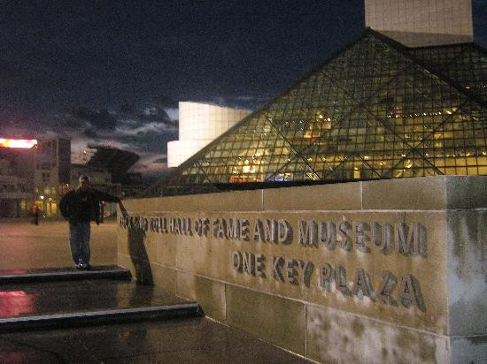 摇滚乐名人堂博物馆-克利夫兰必去景点