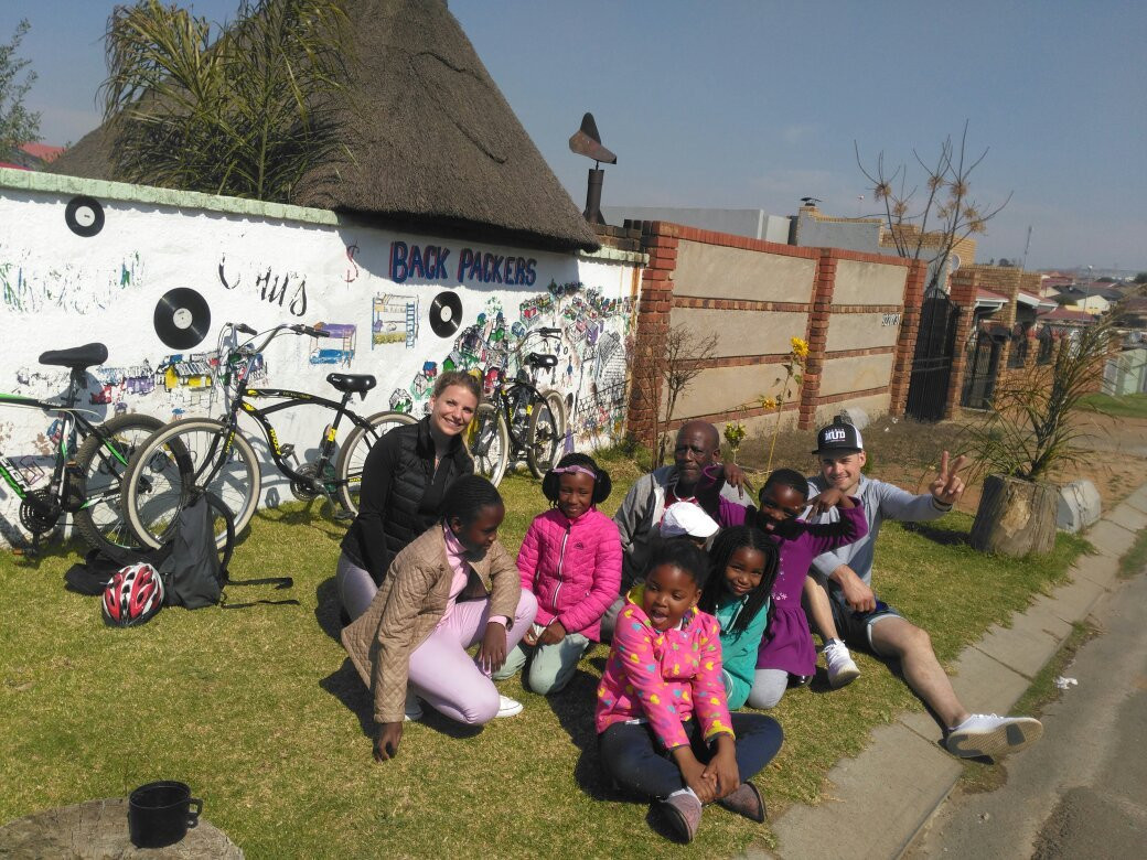 Authentic African Tours and Back Packers主图