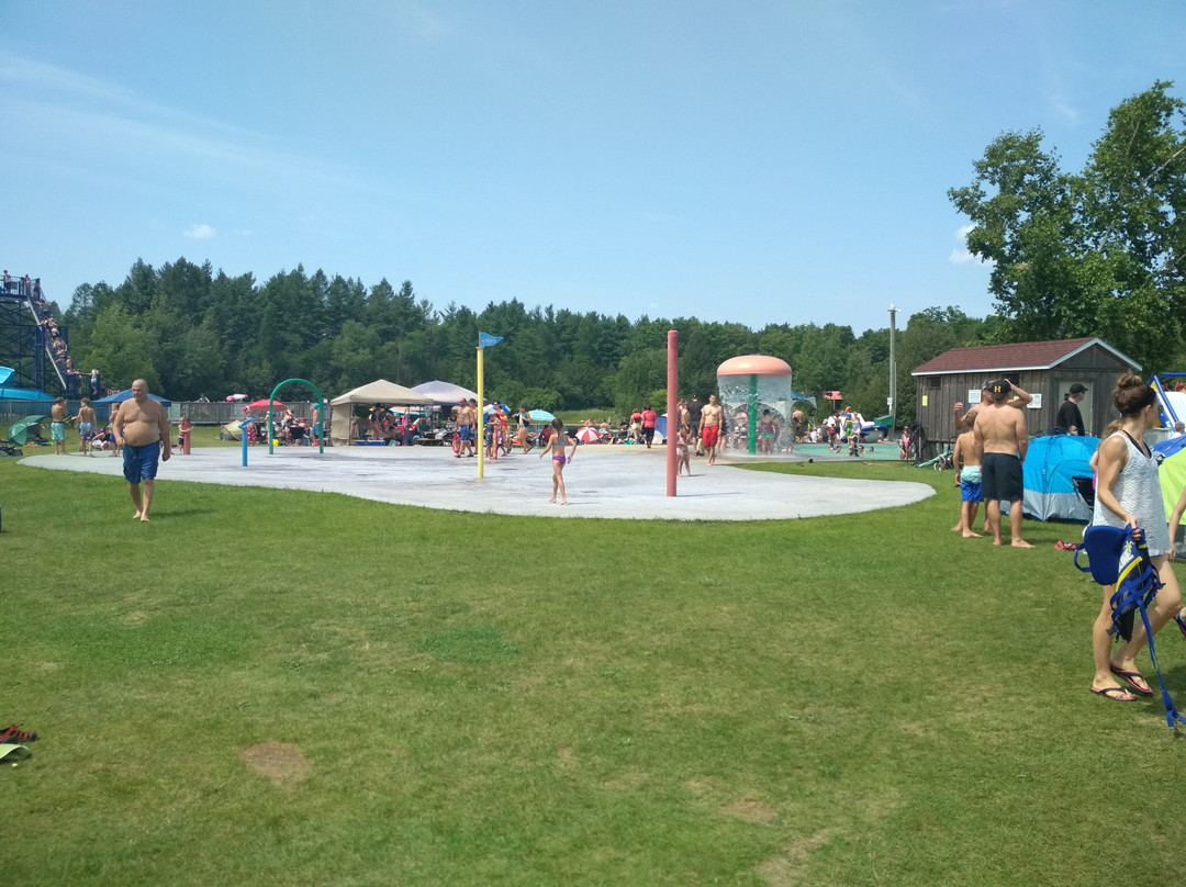 Emerald Lake Trailer Resort & Water Park-Puslinch必去景点