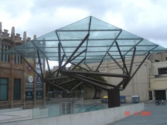 巴塞罗那 CaixaForum 展览中心-巴塞罗那必去景点