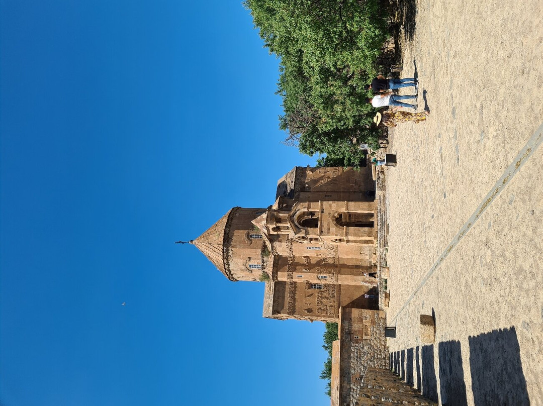 Holy Cross Church-Van必去景点
