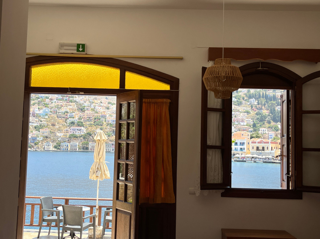 Odyssia Apartments主图