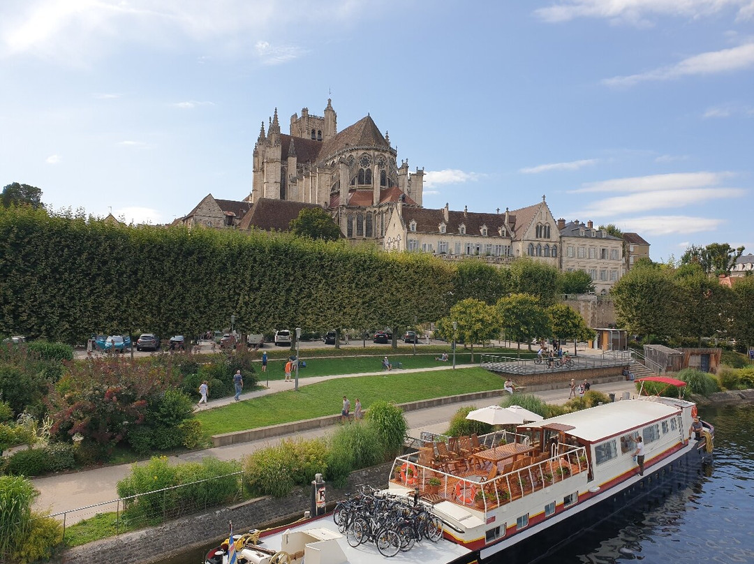 Cathedrale Saint-Etienne-欧塞尔必去景点