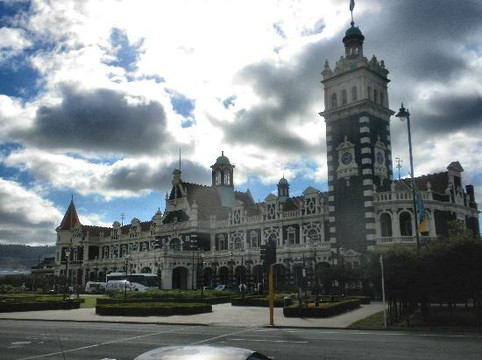 Arthur's Tours-但尼丁必去景点