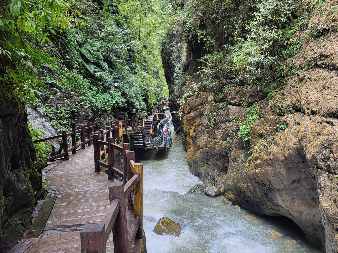 万盛黑山谷旅游区景点图片