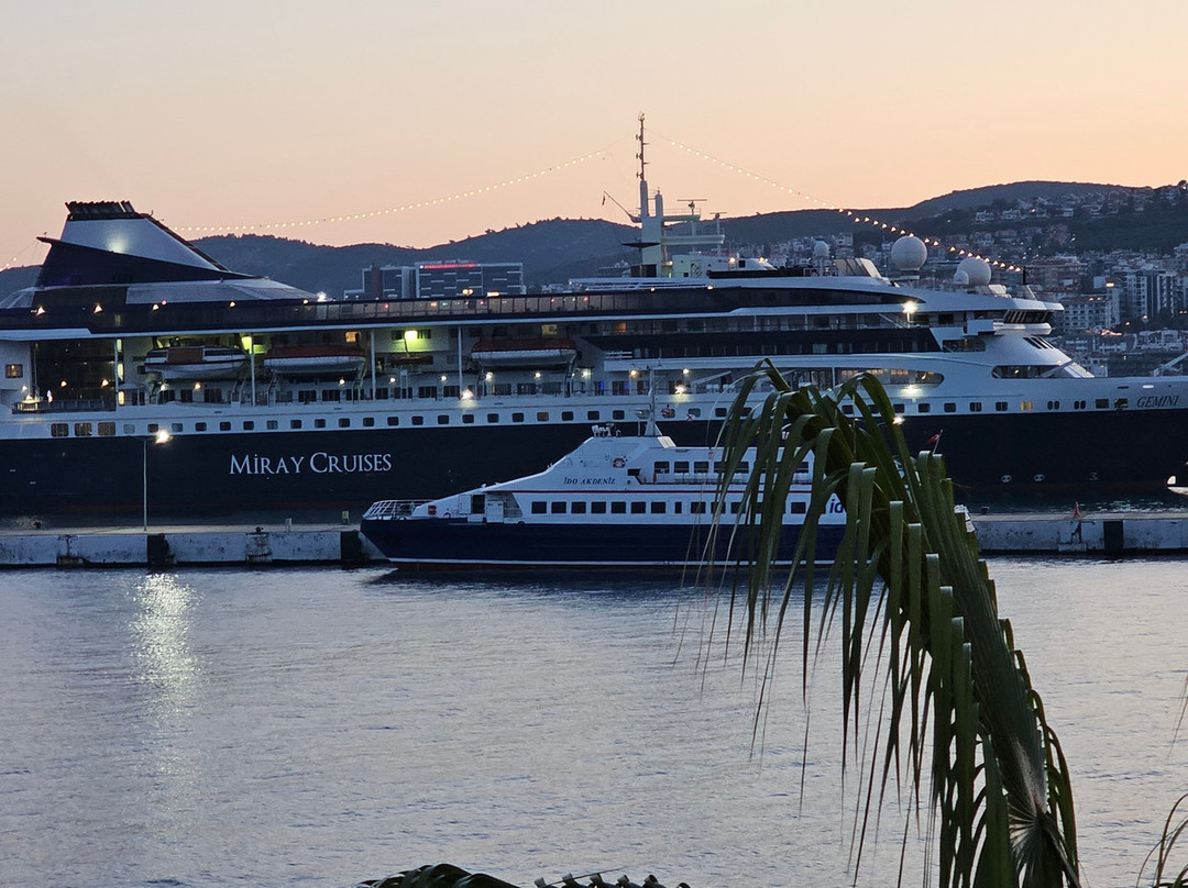 伊思索瓦利岛酒店主图
