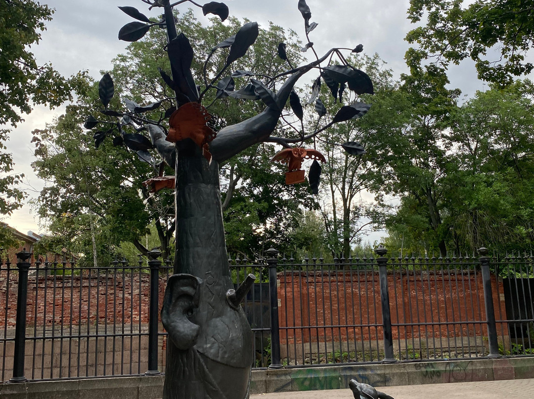 Wish Tree Sculpture景点图片