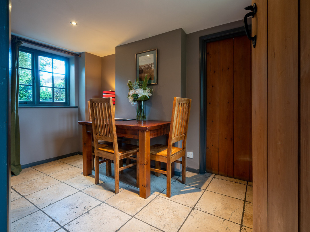 The Royal Oak Inn主图