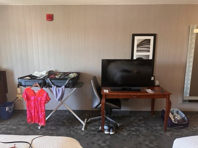 萨利纳斯蒙特利万豪万怡酒店主图