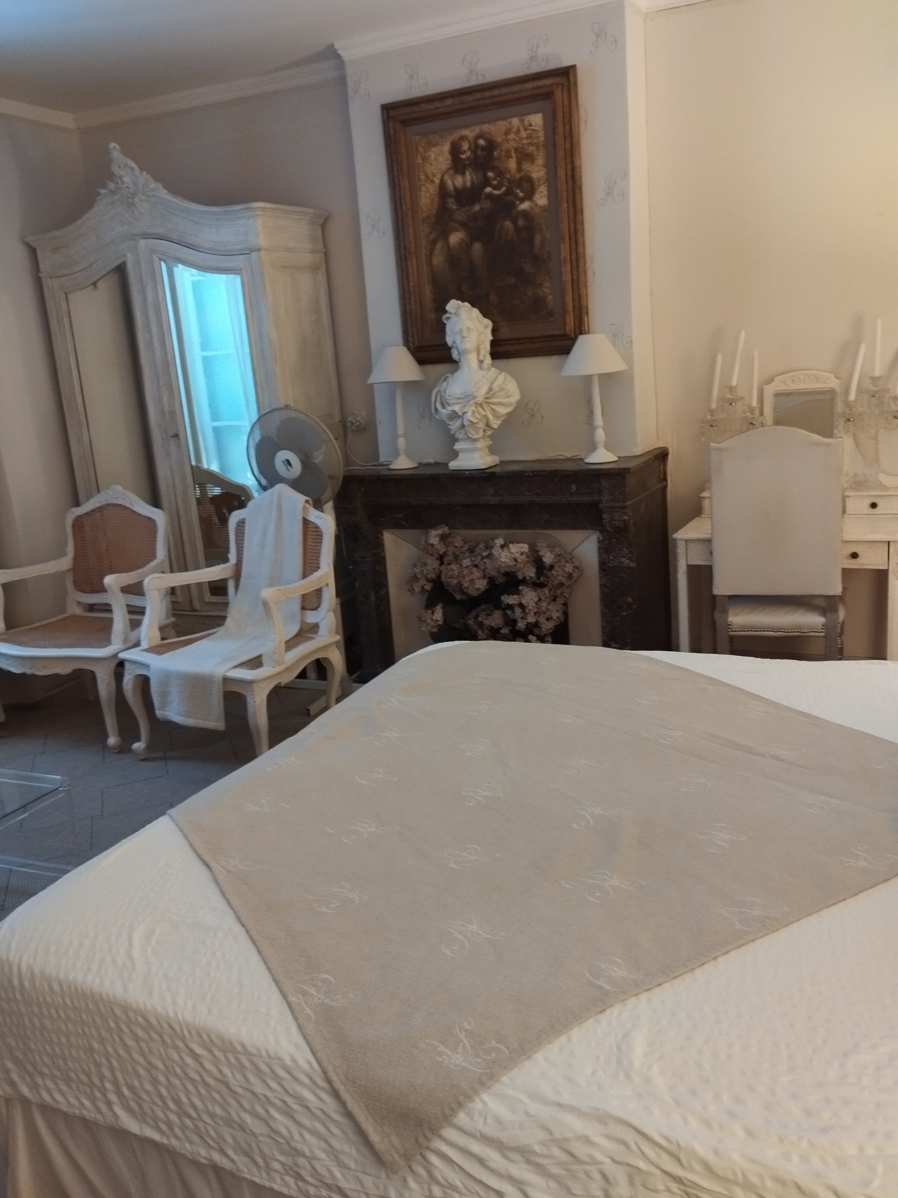 Les Hauts de Corneilhan-客卧