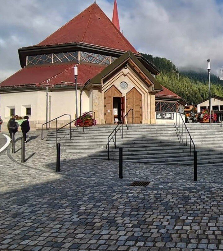 Chiesa Parrocchiale Santa Maria Assunta con Cimitero景点图片