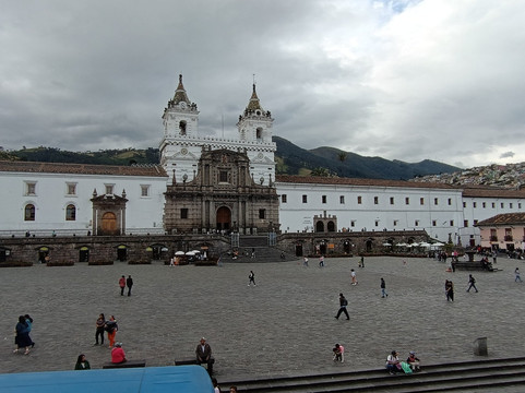 Kevsa Tours-基多必去景点