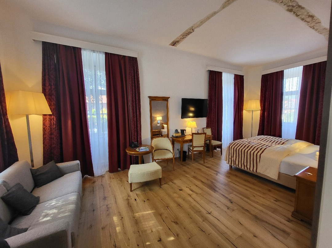 Hotel Schloss Burgellern主图