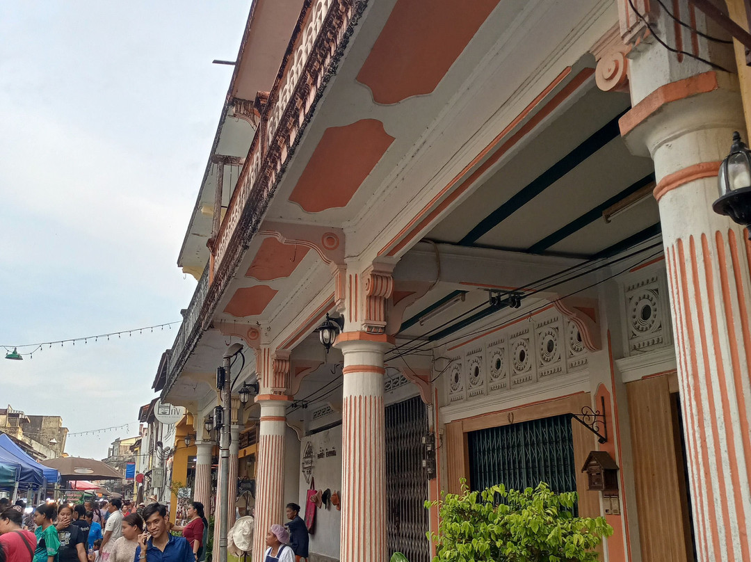 Takuapa Flea Market景点图片