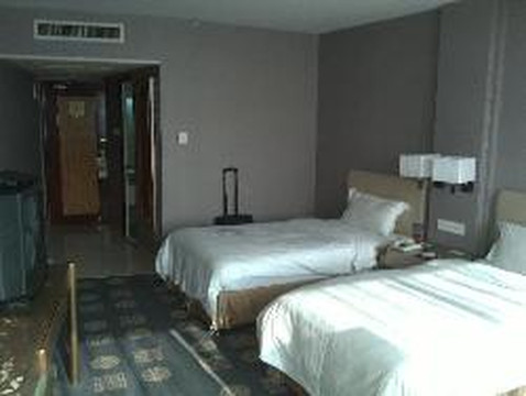 麒麟皇冠大酒店主图