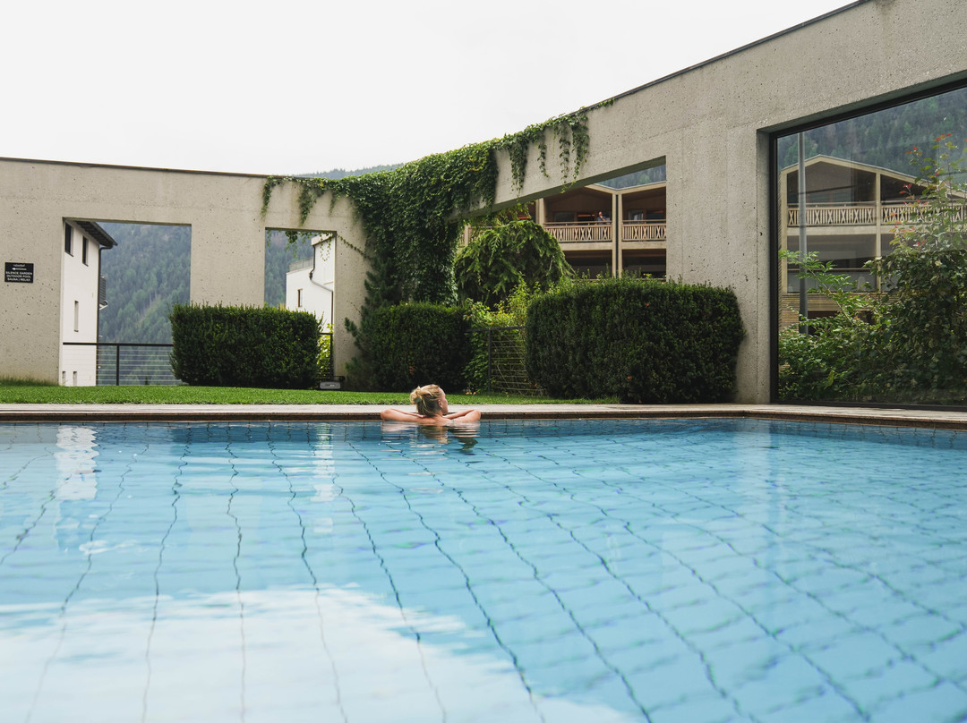 瓦尔赛罗夫酒店主图