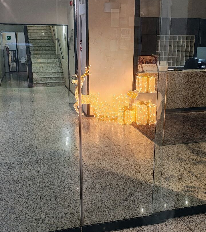 利斯酒店主图