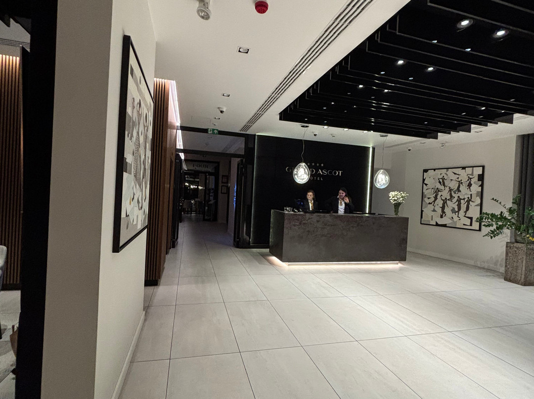 Grand Ascot Hotel主图