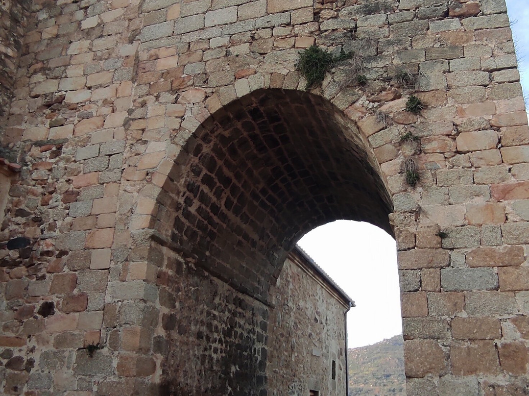 Iglesia Castillo de Santa María de Aguas Vivas景点图片