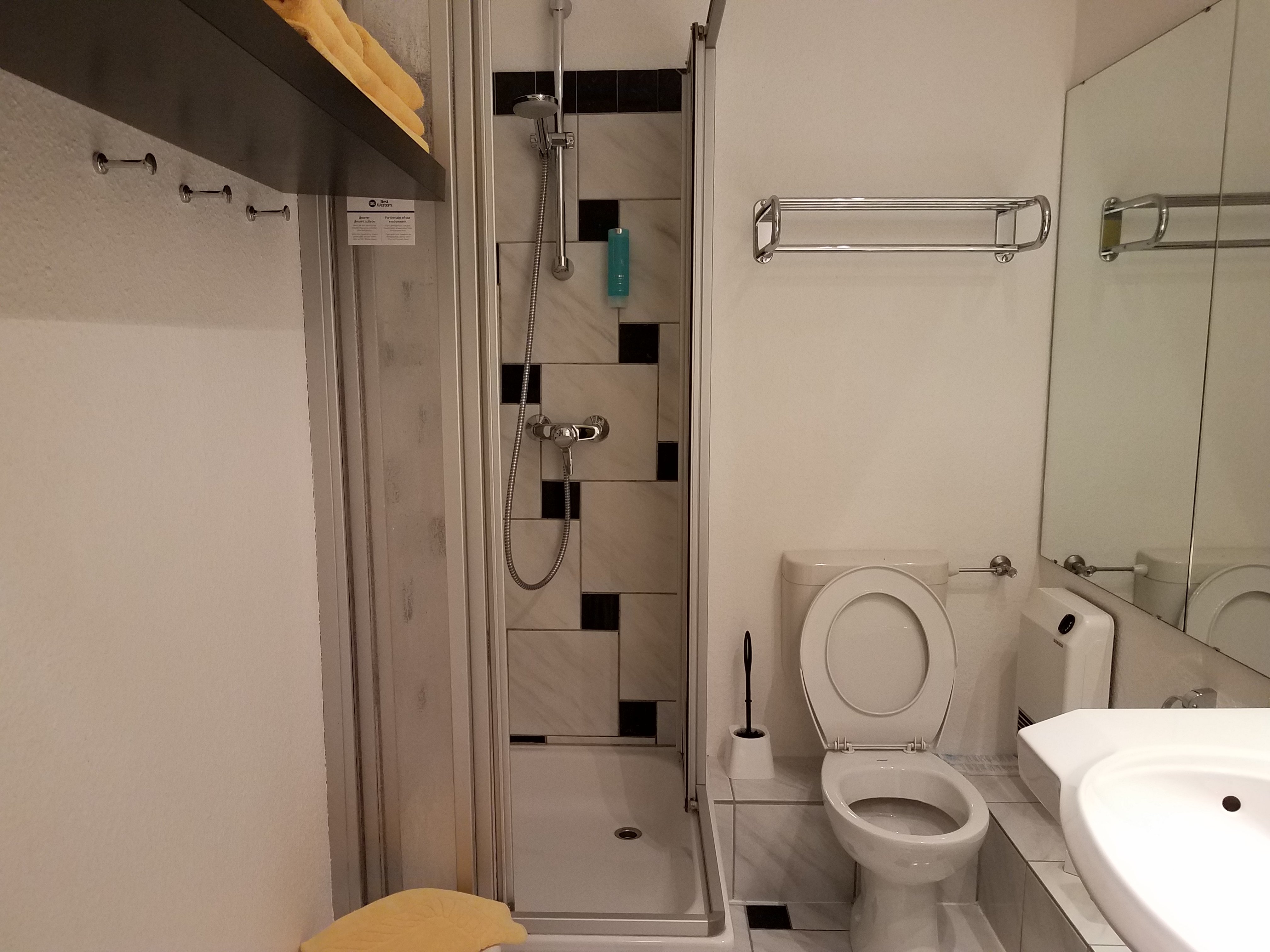 Best Western Hotel Windorf-浴室