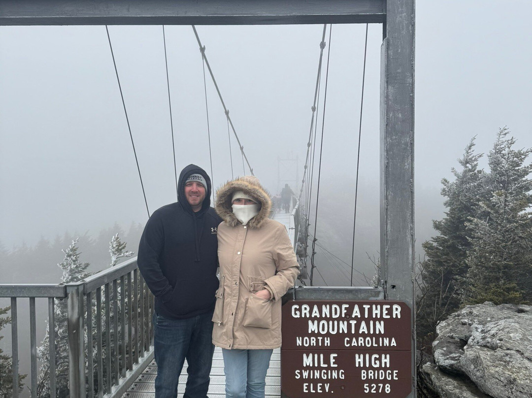 Mile High Swinging Bridge景点图片