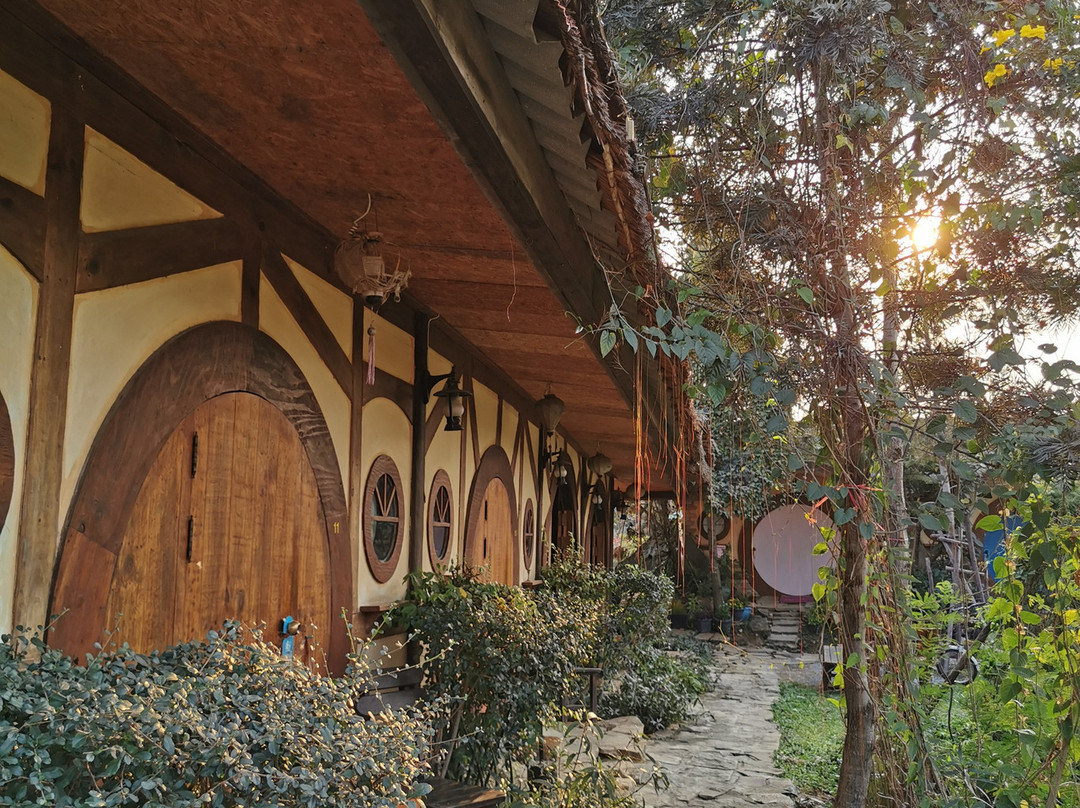 Hobbit House (Baan Suan Noi)景点图片