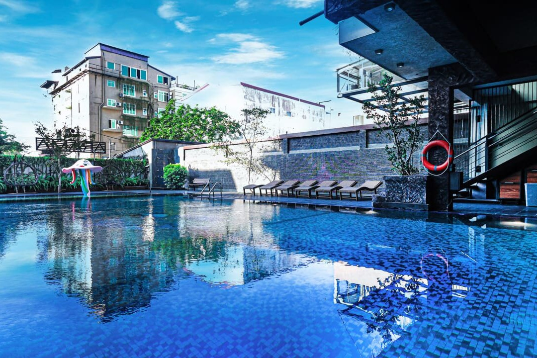 Sasha Transit Hotel主图