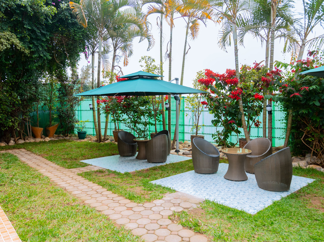 Five To Five Hotel主图