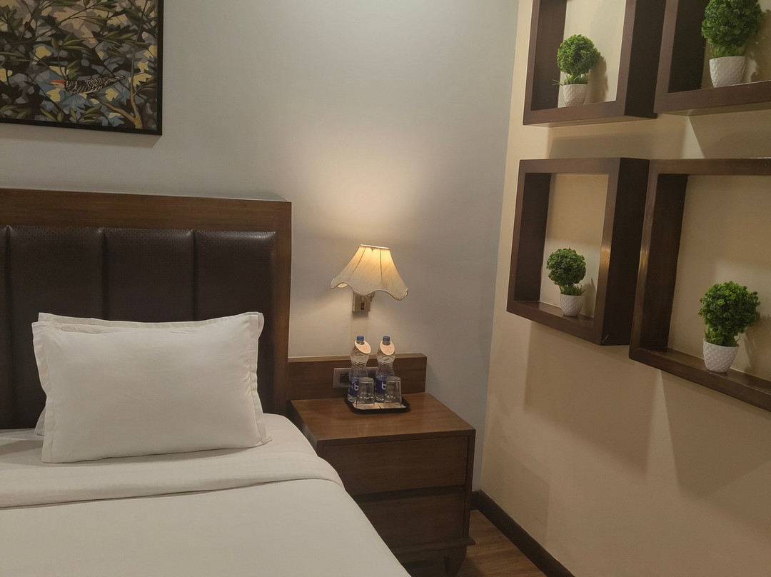 Renest Gandhidham主图