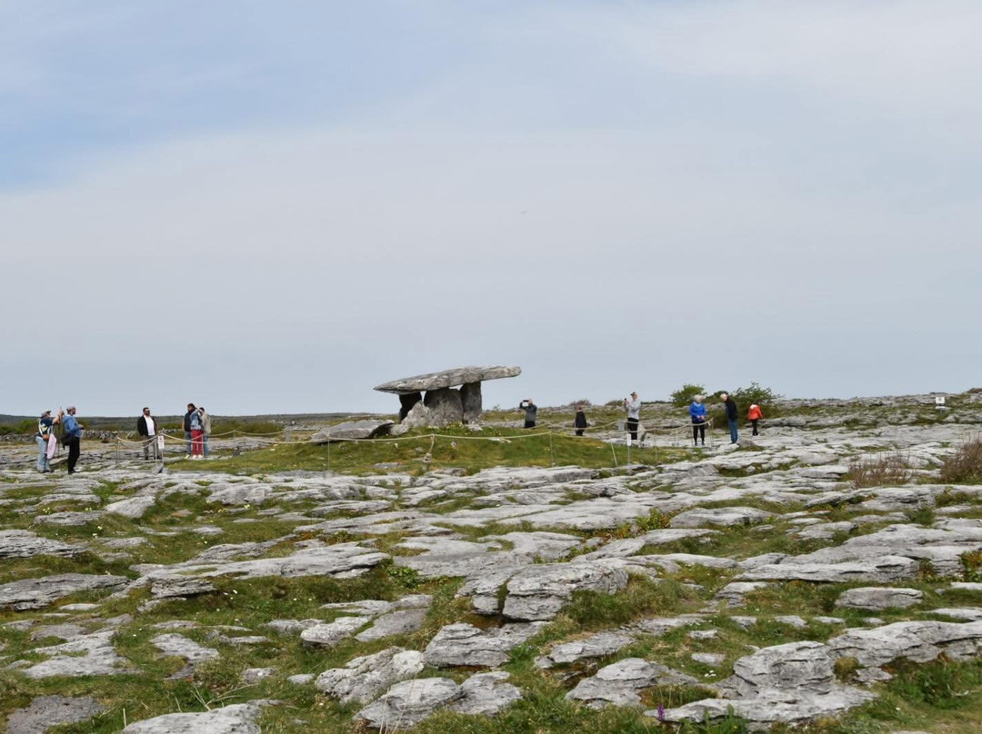 Poulnabrone Dolmen-克莱尔郡必去景点