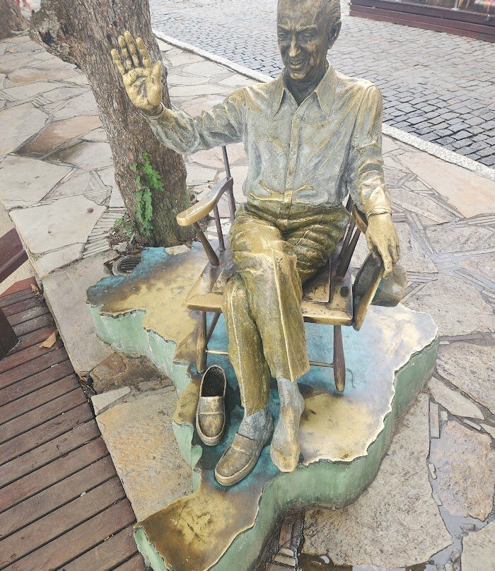 Estatua de Juscelino Kubitschek-布基亚斯必去景点