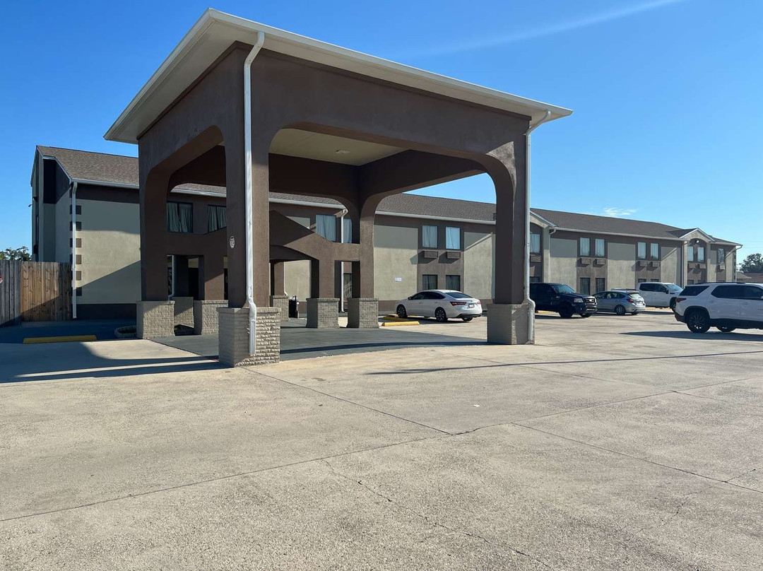 Clairmont Inn & Suites