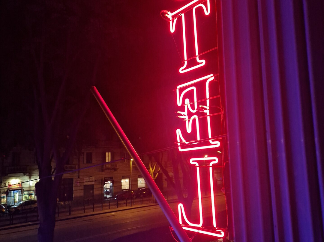 阿尼维守酒店主图