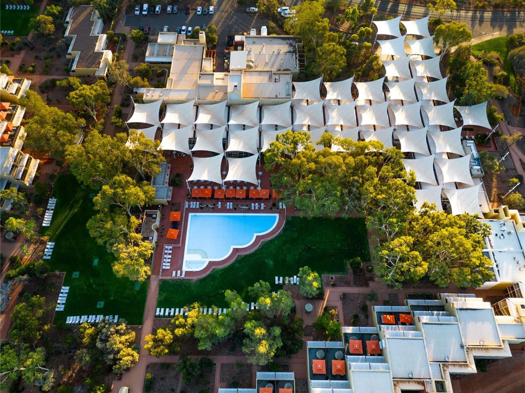 Sails In The Desert主图