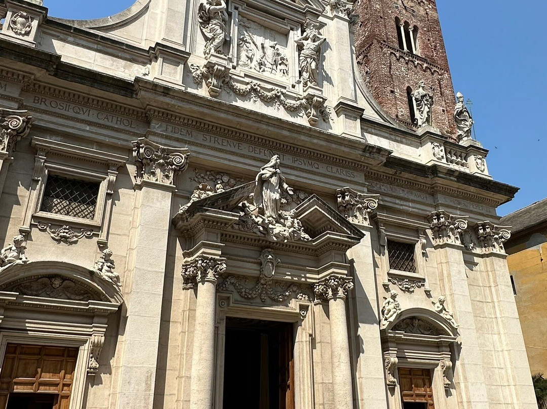 Chiesa di S. Ambrogio-瓦拉泽必去景点