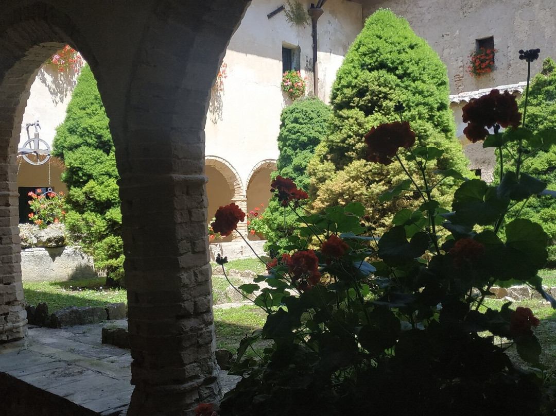 Convento Santa Maria de La Foresta-列蒂必去景点